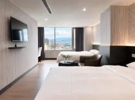 Elence Hotel