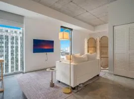 Downtown Loft with Pool a Gym and City Views in Miami CD1608