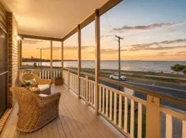 Stunning Sea Facing Bayside House with Pool