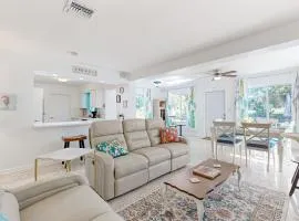 4 Mi to Beach! Lake-View Florida Family Retreat