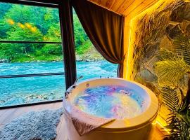 AYDER Diamond River - Luxury Bungalows & Chalets，位于贾马里海姆森的酒店