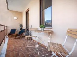 Lumos - The City Center Apartment