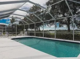 Stunning 3BR lakefront - Pool home in Palmetto - Cranes Galore