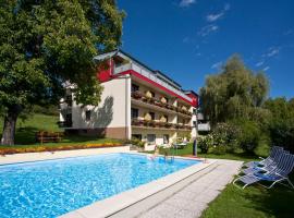 豪斯皇帝酒店，位于滨湖席弗灵的带泳池的酒店