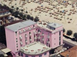莎古拉莫拉酒店，位于里米尼维塞尔巴的酒店