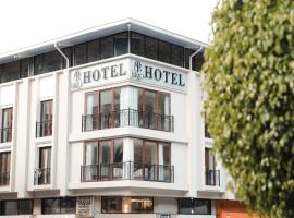 Hotel Brio Centro,位于巴尼奥斯的酒店