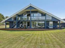 Spacious Holiday Home Near The Fjord