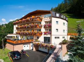 Hotel Gruber，位于塞斯托3 Zinnen Dolomites - 3 Cime Dolomiti附近的酒店