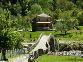 Agriturismo Mulino Marghen - Restored WaterMill - Retreat Center，位于Zeri的住宿加早餐旅馆