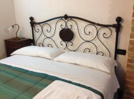 La Casa dell'Arco，位于Barete的酒店