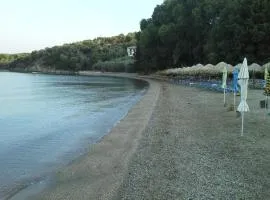 Beachfront home for 8, Kalifteri Beach, Afissos