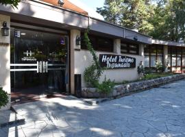 Hotel Turismo Tupungato，位于图蓬加托火山的酒店
