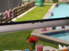 Croa Mares Hotel，位于马拉戈日的酒店