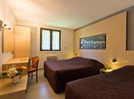 Logis Albhotel Grill，位于阿尔巴的酒店