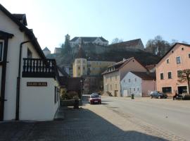 Gasthaus Schlossblick，位于特罗伊赫特林根的低价酒店