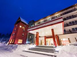 Hotel TTS**** Spa&Wellness Covasna，位于科瓦斯纳的酒店
