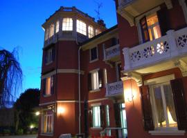 卡拉扎罗尼酒店，位于Gozzano的酒店