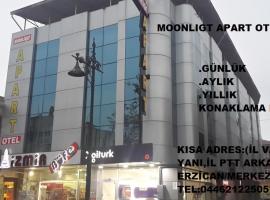 Moonlight Apart Otel，位于埃尔津詹的带停车场的酒店