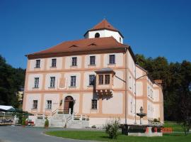 Hotel Garni Schloss Schönberg，位于巴特布兰巴赫的酒店