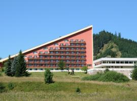 Hotel SOREA MÁJ，位于利托斯基简的酒店