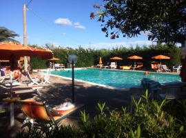VIOLA Club Village & Camping，位于弗切瓦拉诺的酒店
