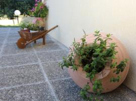 Coral Hotel，位于普洛马里翁的酒店