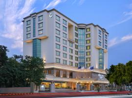 Fortune Landmark, Ahmedabad - Member ITC's Hotel Group，位于艾哈迈达巴德萨达尔·瓦拉巴伊·帕特尔国际机场 - AMD附近的酒店