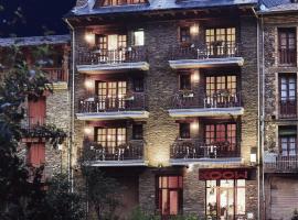 Apartaments Montaña，位于Alins的酒店