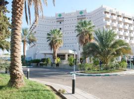 Al Rabea Hotel，位于奈季兰的带泳池的酒店