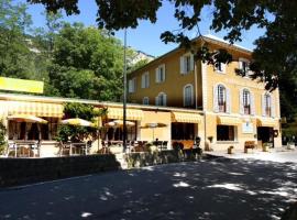 瓦利尔酒店，位于Saint-Martin-dʼEntraunes的酒店