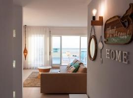 Home Sweet Praia Penthouse，位于纳扎雷Church of Nossa Senhora da Nazaré附近的酒店