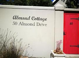 Almond Cottage Bed & Breakfast，位于西萨默塞特的浪漫度假酒店