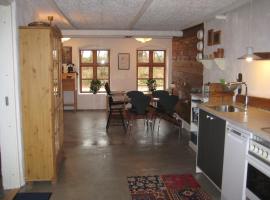 Farmer Apartment Ravning，位于Bredsten的酒店