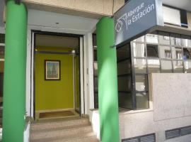 Albergue la Estacion Santiago de Compostela，位于圣地亚哥－德孔波斯特拉的酒店