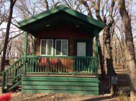 Pio Pico Camping Resort Studio Cabin 7，位于Jamul的酒店