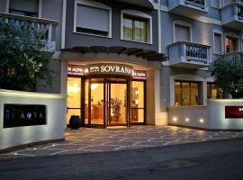 Sovrana Hotel & SPA，位于里米尼的酒店