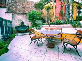 Paris-Oasis Montmartre，位于巴黎的酒店