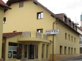 奥帕拉酒店，位于Trebnje的酒店