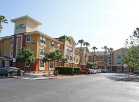 美国洛杉矶西米谷长住酒店，位于Santa Susana Knolls的酒店
