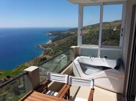 Akrotiri Panorama - luxury apartments with sea view，位于罗达奇诺的酒店