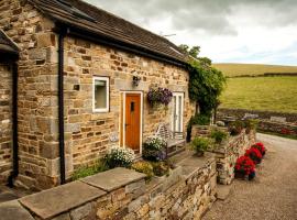 Bramble Cottage & Rossmoor Cottage，位于Stainburn的带停车场的酒店