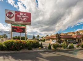 Best Western Plus Osoyoos Hotel & Suites，位于奥索尤斯的带按摩浴缸的酒店