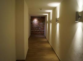 Hotel zur Post Trostberg，位于特罗斯特贝格安德尔阿尔兹的酒店
