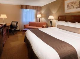 Baymont Inn & Suites，位于玛丽埃塔Mid-Ohio Valley Regional - PKB附近的酒店
