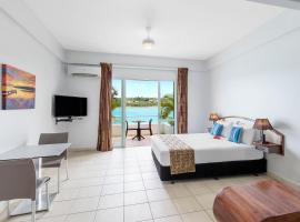 海湾上的尚蒂伊酒店，位于维拉港康纳达礁附近的酒店