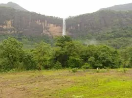 Jamrung Hillside Camping