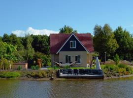 Well-kept house with a bubble bath, 20 km from Assen，位于韦斯特博克的酒店