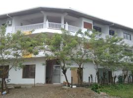 Hotel Magoquinto Caribe，位于San Miguel的酒店