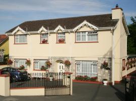 Seacourt Accommodation Tramore - Adult Only，位于特拉莫尔的海滩短租房