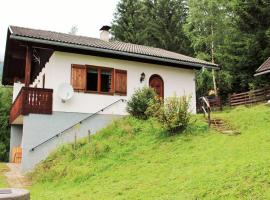 Holiday home in Arriach near Lake Ossiach，位于Arriach的酒店